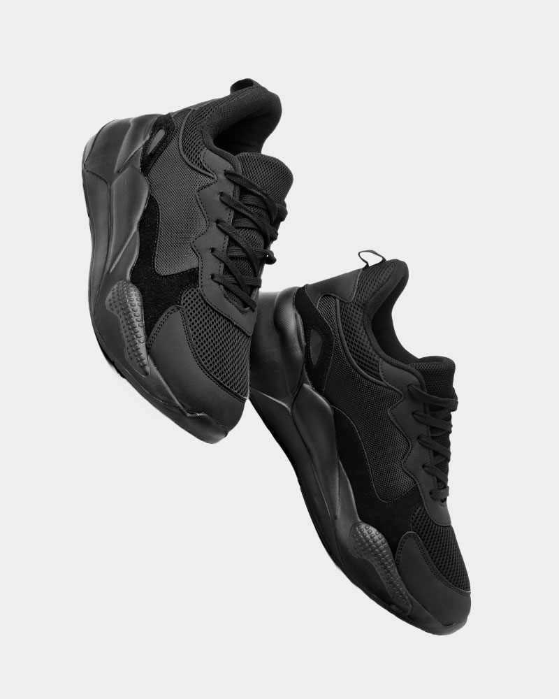 530 trainers in white and blue